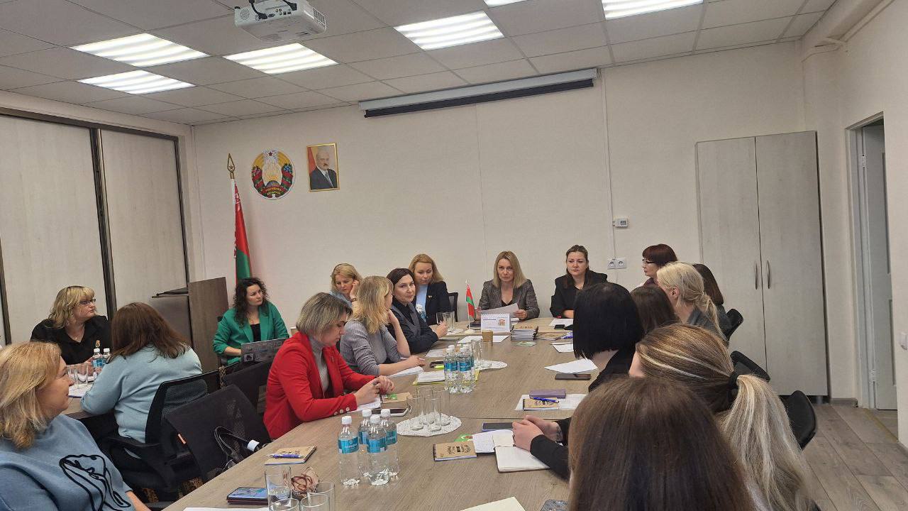 12 ноября в Национальном центре усыновления состоялся круглый стол на тему «Основные направления развития опеки и попечительства в Минской области» для специалистов, чья работа напрямую связана с обеспечением благополучия детей, оставшихся без попечения р