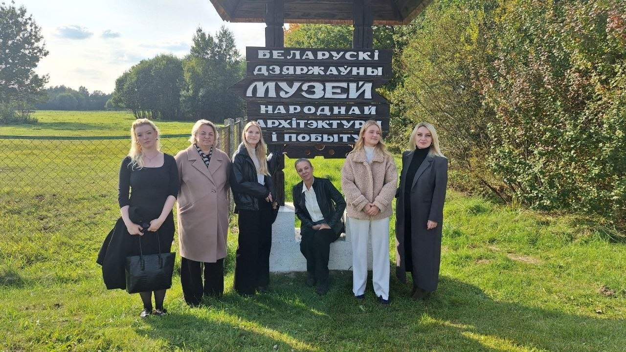 В работе специалистов Национального центра усыновления тесно переплетаются традиции и современные подходы.