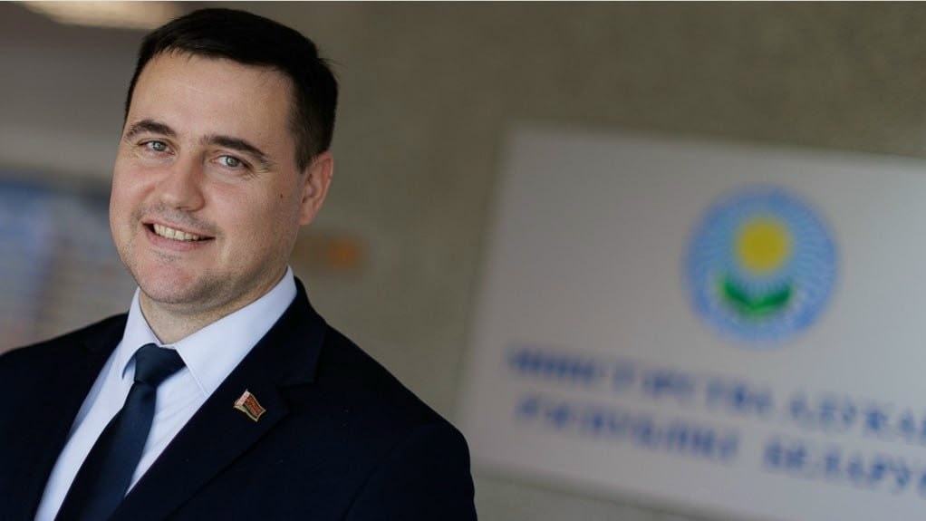 От ограничения телефонов до отмены платной вышки: министр образования ответил на вопросы Onlíner